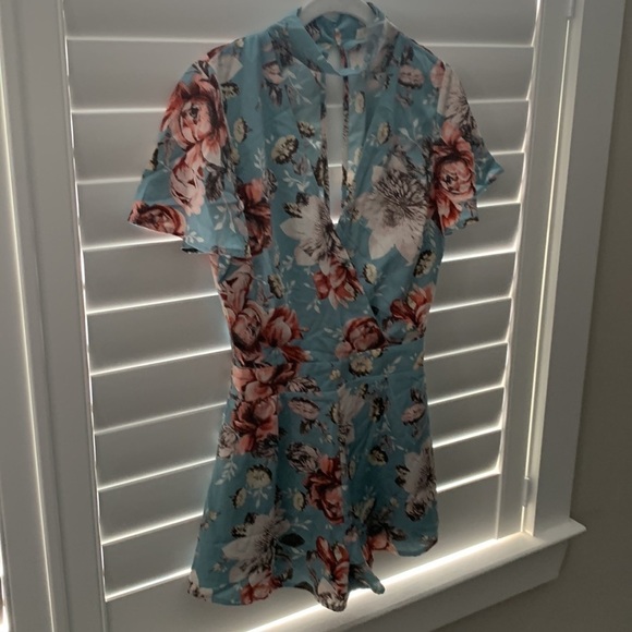 New Blue Pink Floral Romper, Open Back, Wrap Front, Choker Collar, Zipper. - Picture 3 of 11